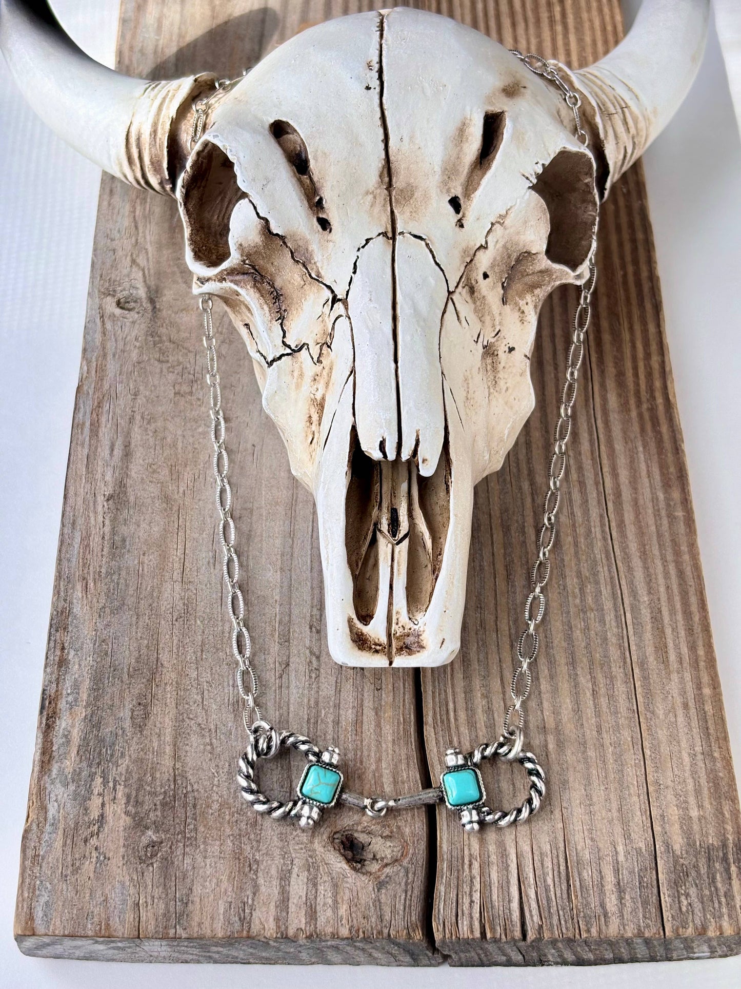 Horsebit Pendant Link Chain Necklace