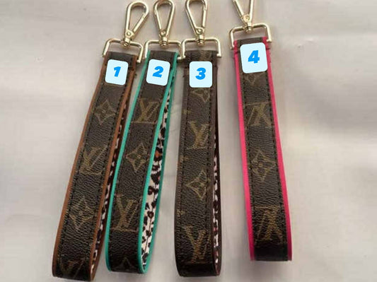 Luxe | Leopard Wristlets